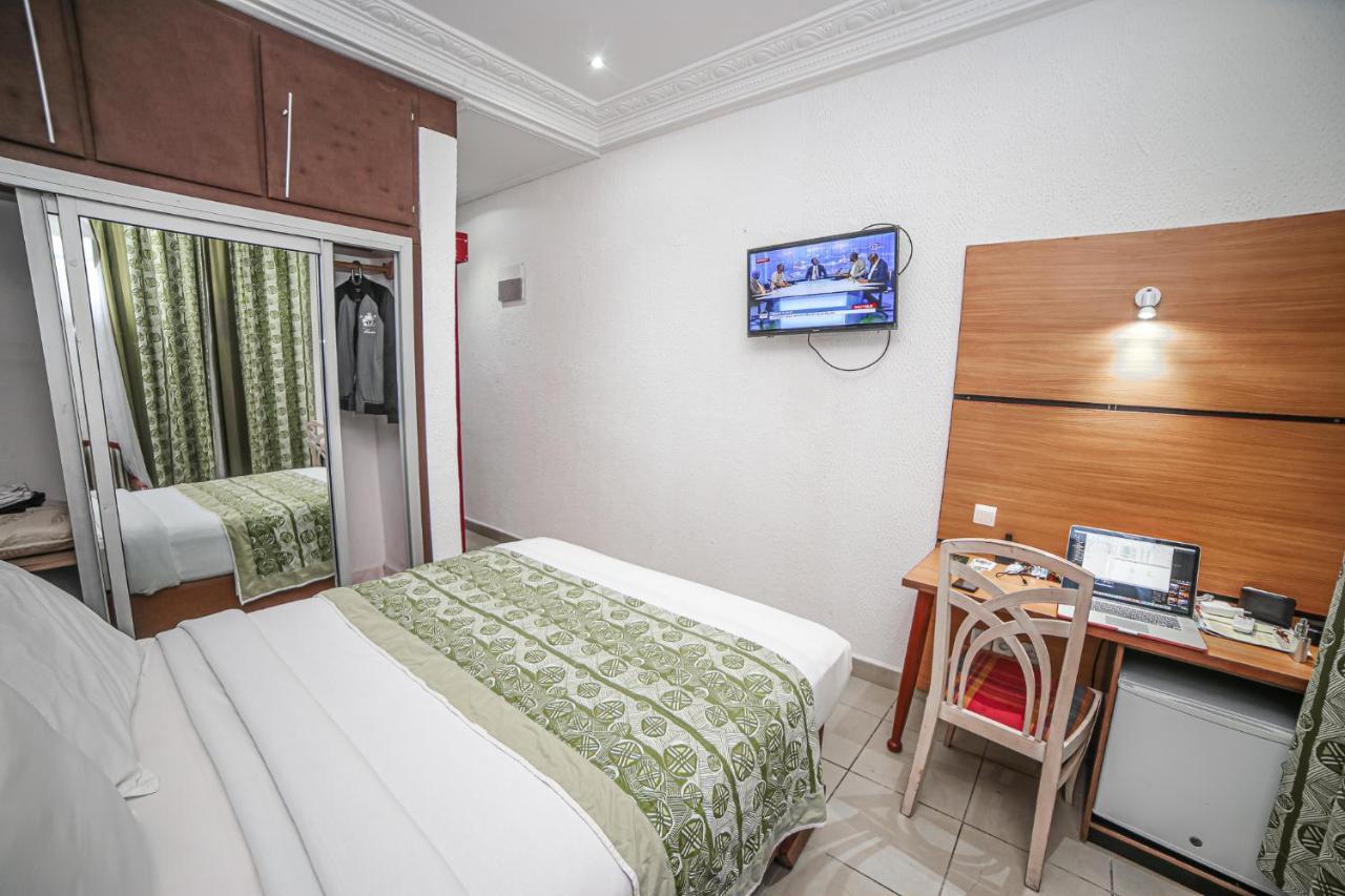 Fini Hotel Bobende Limbé Extérieur photo