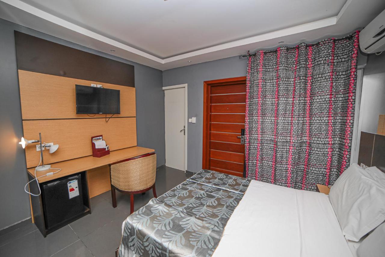 Fini Hotel Bobende Limbé Extérieur photo