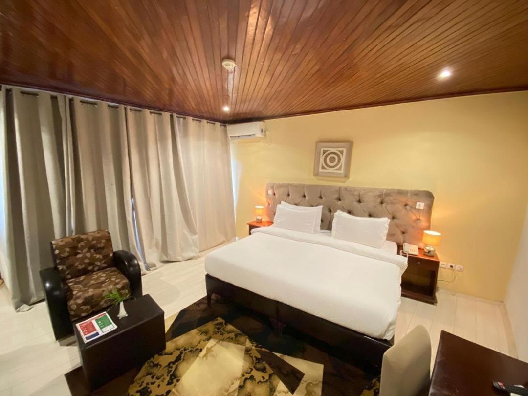 Fini Hotel Bobende Limbé Extérieur photo