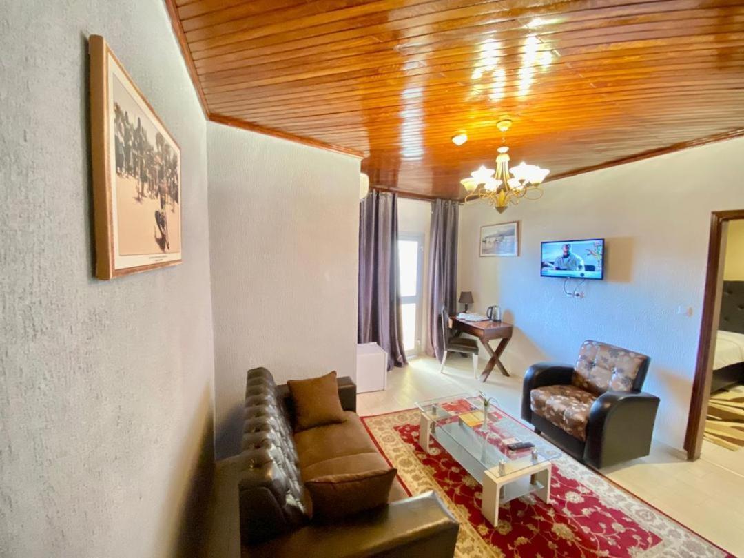Fini Hotel Bobende Limbé Extérieur photo