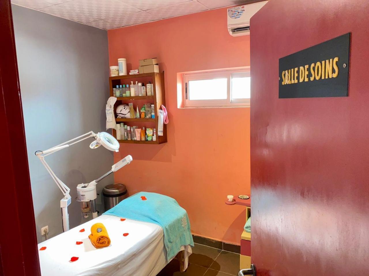 Fini Hotel Bobende Limbé Extérieur photo