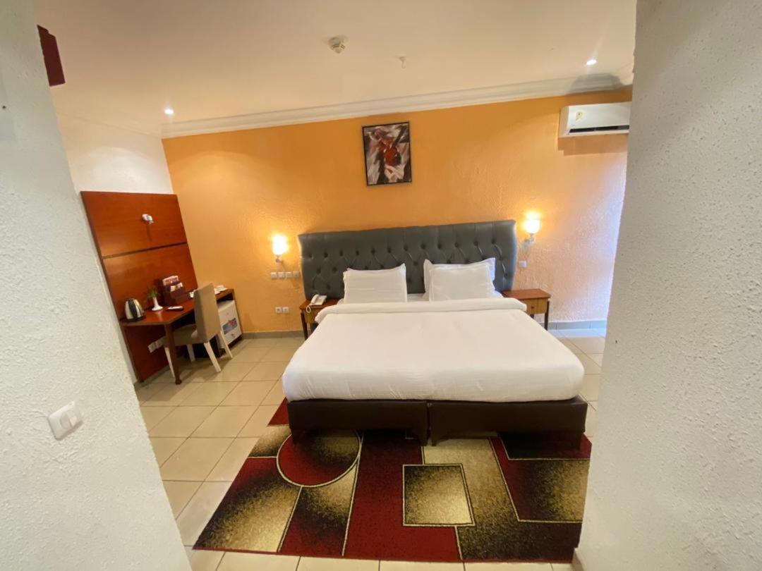 Fini Hotel Bobende Limbé Extérieur photo
